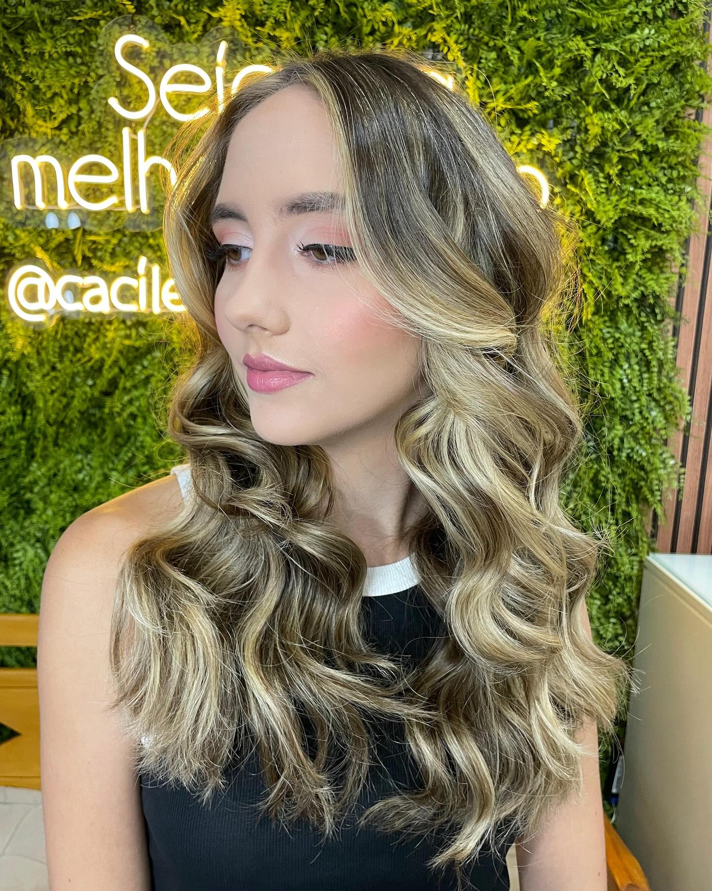 Luzes e Mechas em Cariacica – Cacileia Beauty Studio